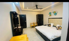 Hotel V S